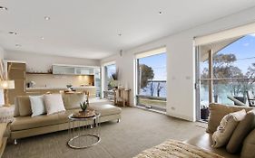 Lake Suite Metung - Couples Lakeside Escape